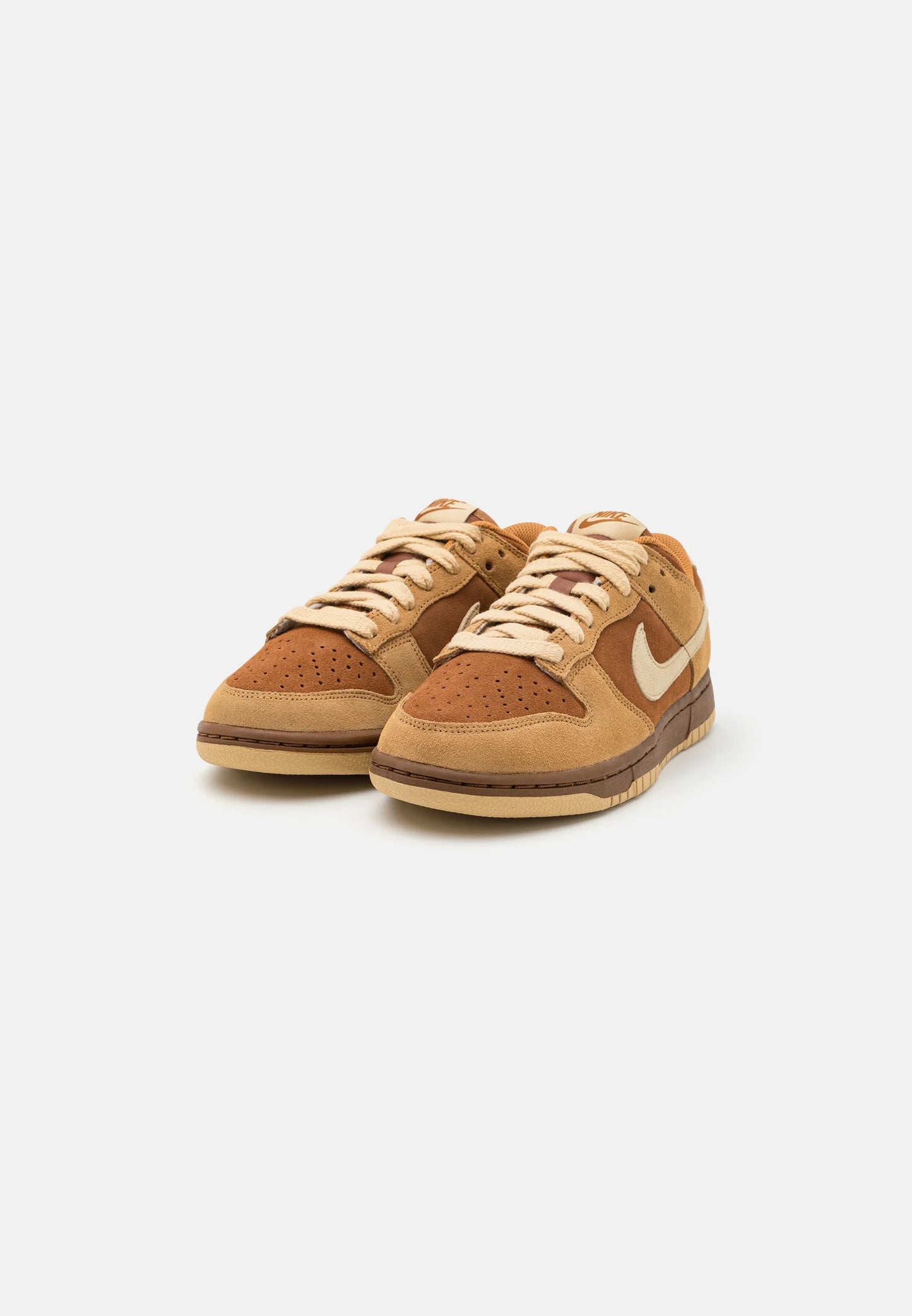 Nike Dunk Low Trainers
